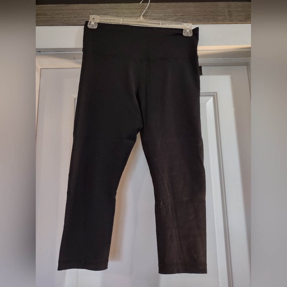 90 Degree Capri Leggings